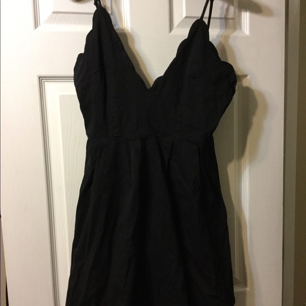M scalloped neck mini dress